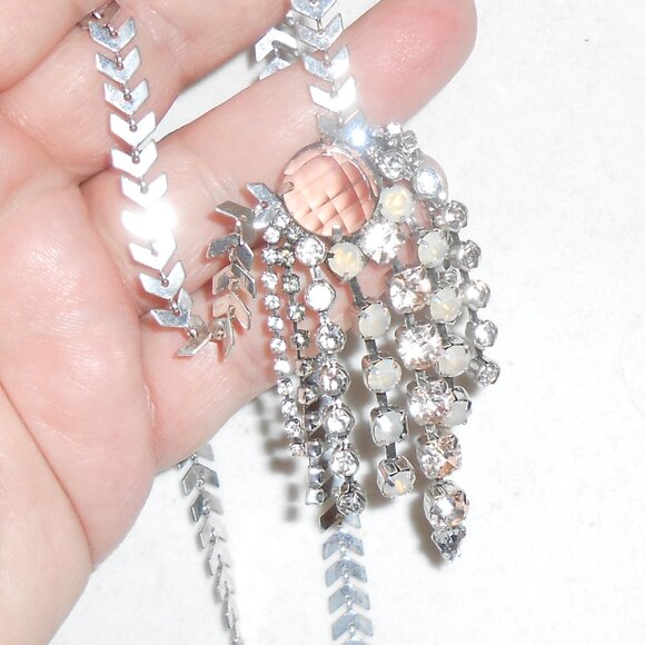 Vintage Express Silver Necklace Chevron Herringbone Chain Rhinestone Waterfall - Picture 12 of 15